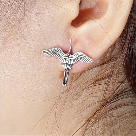 Crane Design Silver Stud Earrings - Picture 3 of 10